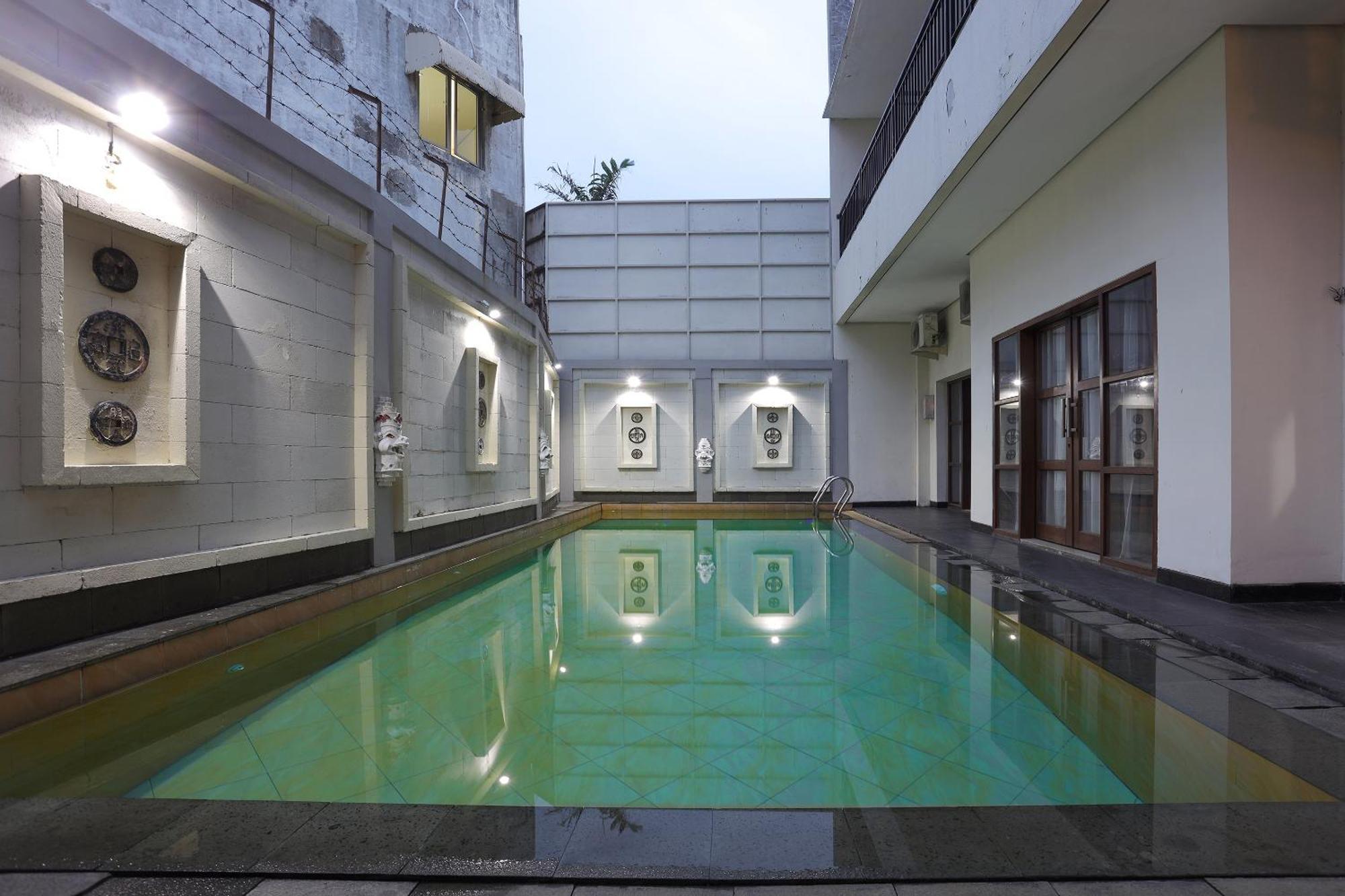 Jambuluwuk Residence Pakubuwono Джакарта Экстерьер фото